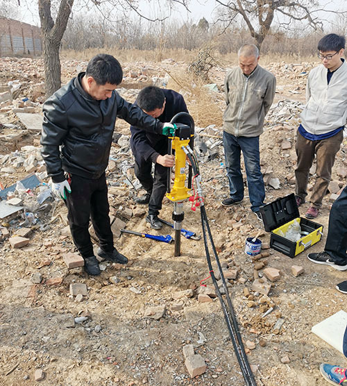 犀牛取土鉆機.jpg